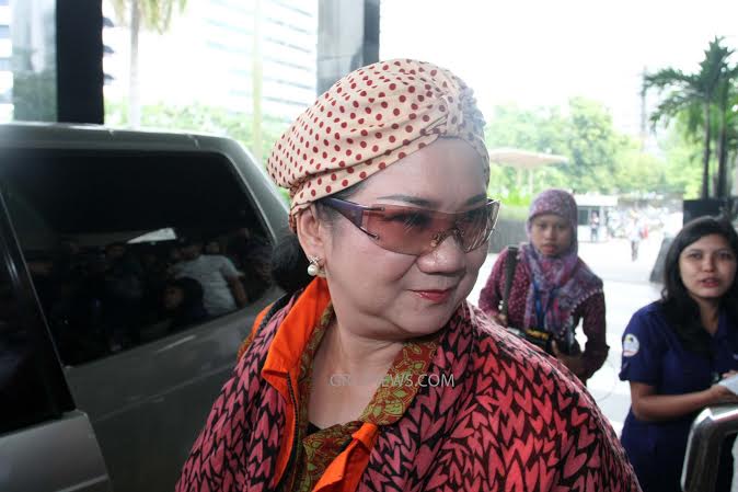 Foto Kpk Gali Hubungan Lucyta Dan Bambang W Soeharto