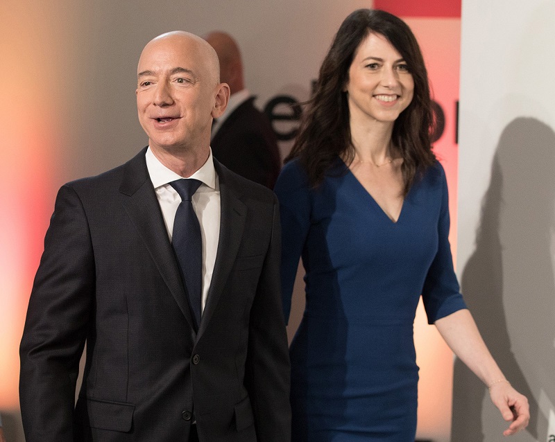 CEO Amazon Jeff Bezos (dailyrepublic.com)