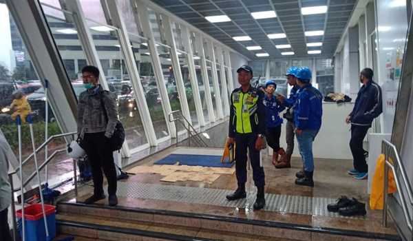 MRT Jakarta melakukan persiapan menghadapi virus corona. (beritasatu.com)
