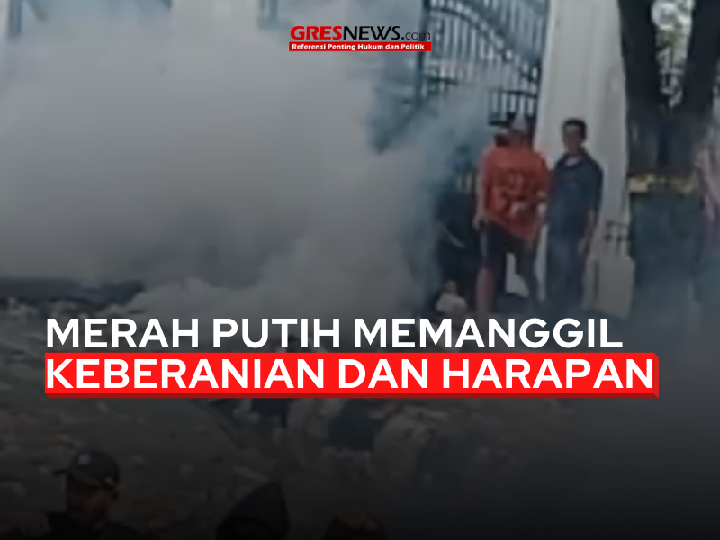  Merah putih berkibar saat aksi demonstraasi di Kabupaten Pati pada Rabu (13/8/25).