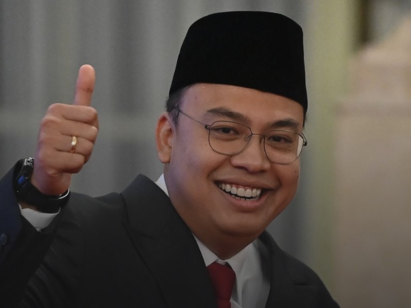 Baru 36 tahun, Angga Raka Prabowo sudah pegang tiga jabatan strategis.