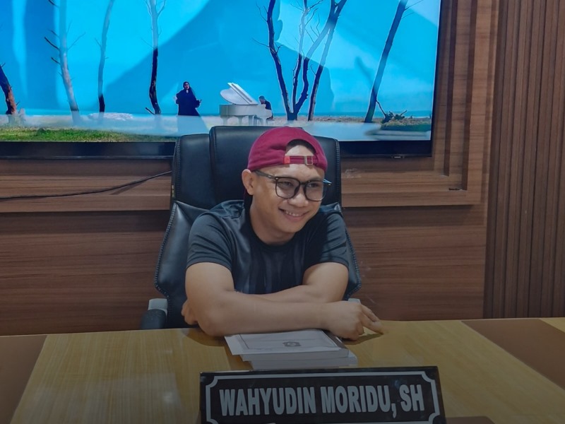 Wahyudin Moridu, anggota DPRD Gorontalo dari PDIP, bukannya kasih teladan, malah pamer jurus rampok uang negara di video viral.