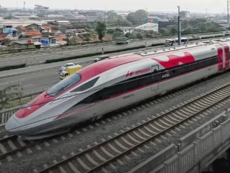 Kereta Cepat Whoosh.