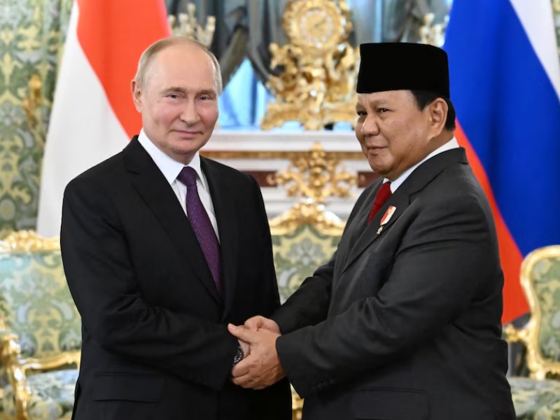 Presiden Rusia Vladimir Putin dan Presiden Indonesia Prabowo Subianto.