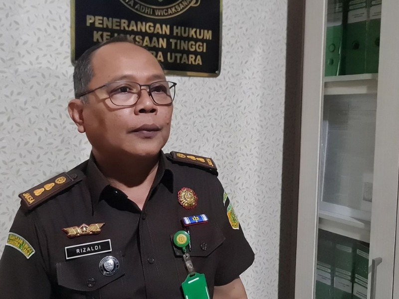 Kasipenkum Kejaksaan Tinggi (Kejati) Sumatera Utara (Sumut), Rizaldi memberikan keterangan. 