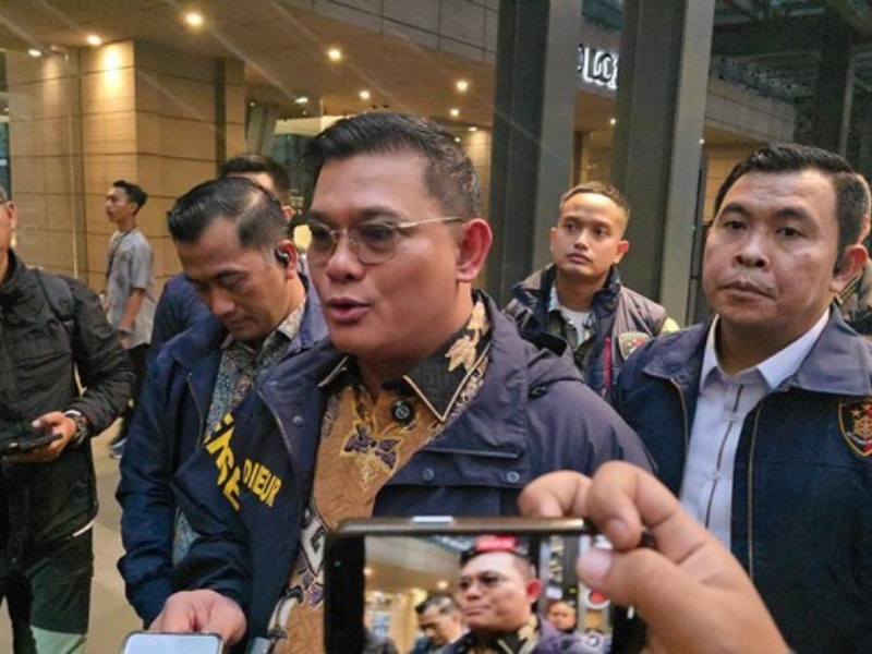 Direktur Tindak Pidana Ekonomi Khusus Bareskrim Polri, Brigjen Ade Safri Simanjuntak, mengungkap jaringan impor ilegal yang menyelundupkan iPhone dan Android bekas, perlengkapan bayi, mainan anak, hingga bahan pangan.