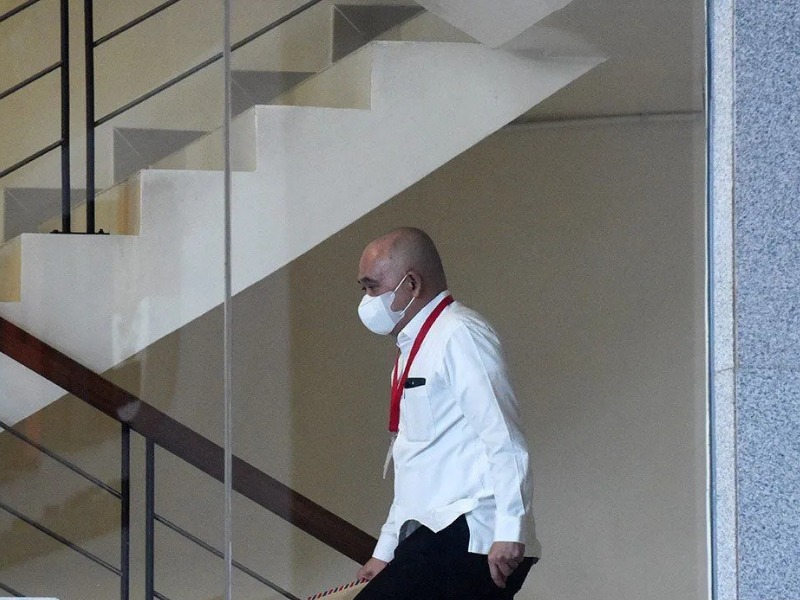 Heri Gunawan, anggota Komisi XI DPR RI, duduk di rapat tertutup bareng petinggi BI dan OJK. Bukan bahas rakyat, dia minta jatah!