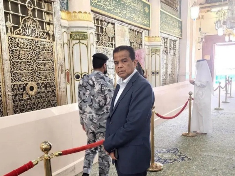Namanya disebut puluhan kali di surat dakwaan. Perannya sentral. Tapi statusnya cuma... saksi. Kenapa?