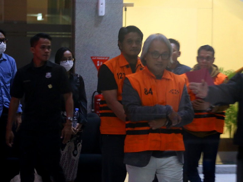 KPK geledah 8 lokasi dan periksa eks petinggi Adaro dalam pengembangan kasus dugaan korupsi restitusi pajak KPP Madya Banjarmasin senilai Rp48,3 miliar.