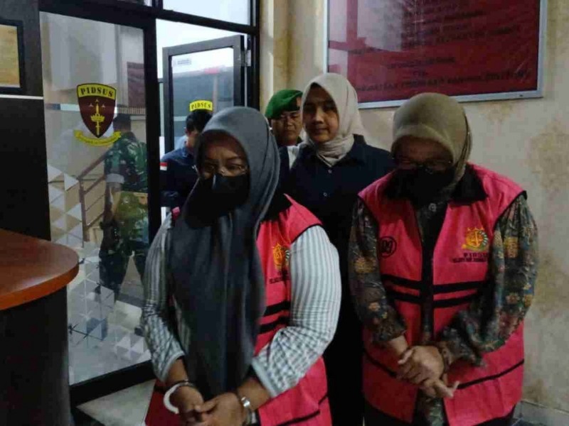 Kejati Babel menahan dua pejabat BNI cabang Tebet, Marina dan Eva Dwi Yulyani, atas dugaan korupsi pencairan dana jaminan pascatambang PT Koba Tin senilai Rp111 miliar—BNI menegaskan mendukung proses hukum dan beri pendampingan ke pegawainya.