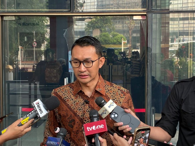 KPK mengungkap dugaan keterlibatan dua prajurit TNI aktif dalam kasus korupsi dana siap pakai BNPB dan telah bersurat ke Panglima TNI Agus Subiyanto—TNI menyatakan akan menindaklanjuti lewat Puspom TNI di tengah pergantian kepemimpinan BNPB.