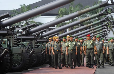 FOTO TNI AD Borong  Alutsista Meriam Howitzer dari  Korea 