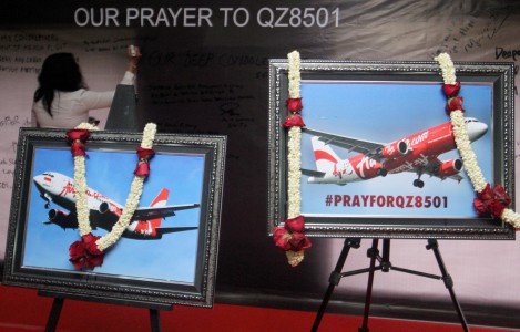 kemenhub izin terbang pastikan miliki qz pesawat airasia penumpang menuliskan belasungkawa ucapan